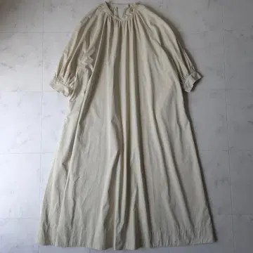 새상품급 보르지 푸르프 타프타 개더 롱 원피스 루즈핏 베이지 계열