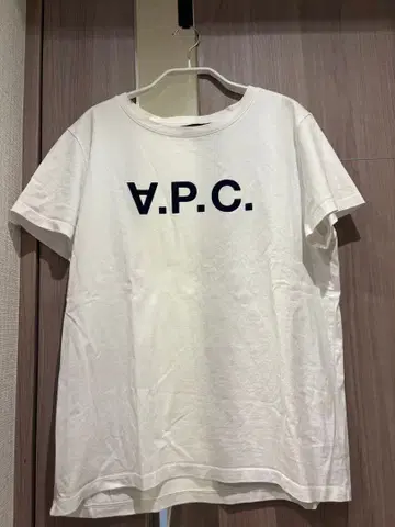 A.P.C. 화이트 여성용 티셔츠 M 사이즈