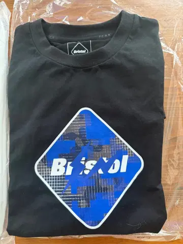 FCRB 프라그먼트: 카무플라주 엠블럼 티셔츠 M