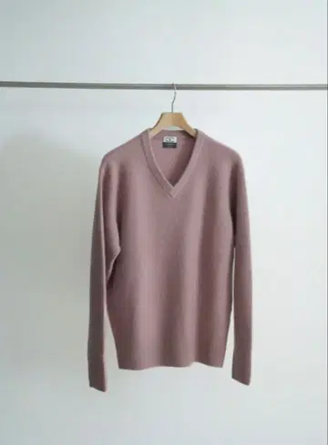 MAATEE&SONS 캐시미어 압축 V 스웨터