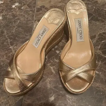 JIMMY CHOO 골드 웨지솔 샌들