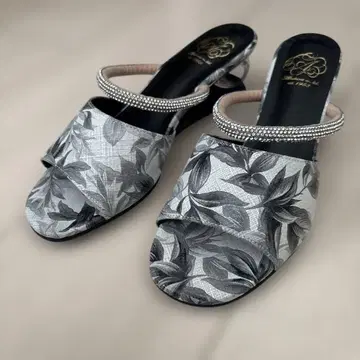새상품 아카쿠라 여성용 뮬 큐빅 클리어 샌들