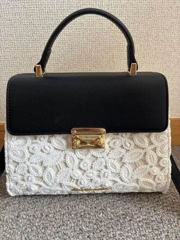 JILLSTUART 플랩 레이스 백