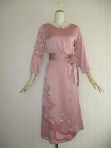 M~L 사이즈 호몬기에서 기모노 리메이크 드레스입니다 기장 118cm