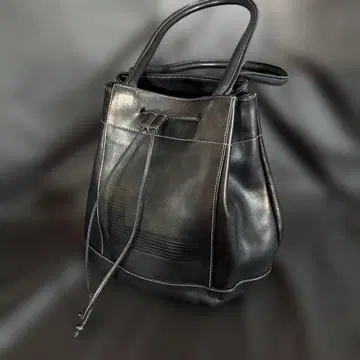 [중고] Lancel 천연 가죽 복조리 백 Made in Italy