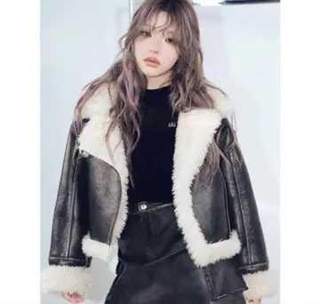MURUA 빈티지 스타일 숏 페이크 무스탕
