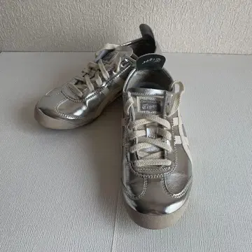 오니츠카타이거 멕시코66 실버 23.5cm