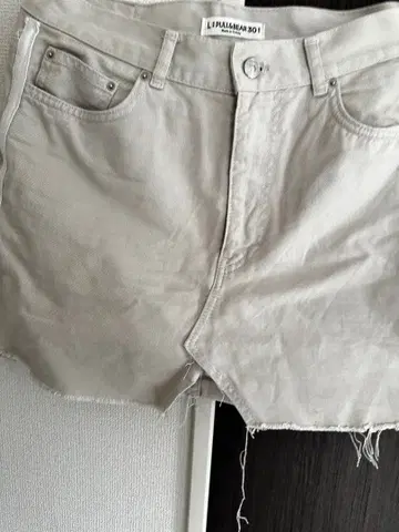 PULL&BEAR 사이드 라인 숏팬츠 베이지 L