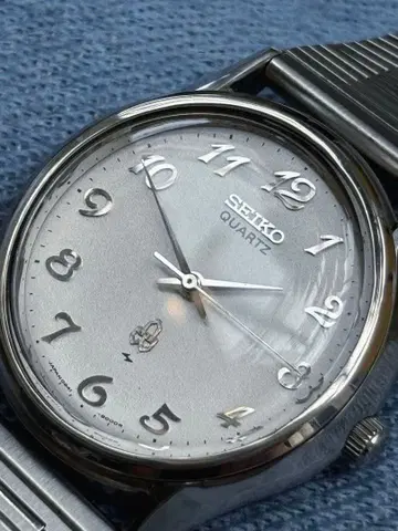 SEIKO 고급 쿼츠 1976년 입체 아라비아 문자판
