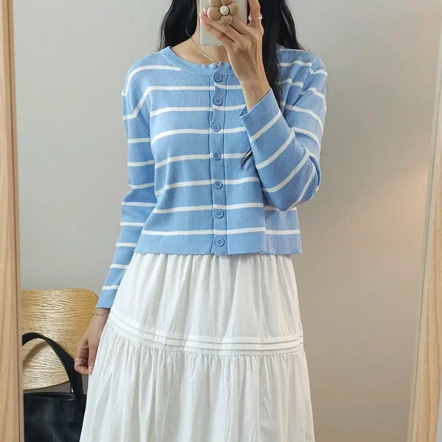 (F)여성 긴팔 숏 가디건 라운드넥 스트라이프 M20W4397