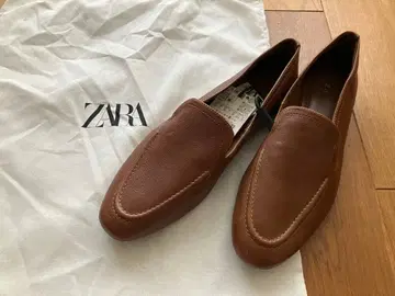 ZARA 미사용 새상품 가죽 로퍼 40 사이즈
