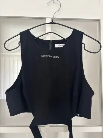 Calvin Klein Jeans 컷 아웃 탱크탑