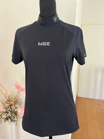 MASTER BUNNY EDITION 모크넥 셔츠 반팔
