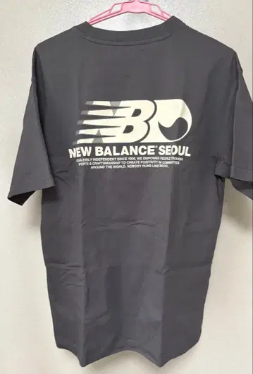 NEW BALANCE SEOUL T셔츠 그레이