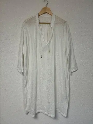 nest Robe 원피스 자수 화이트 계열