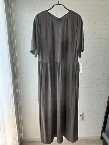 휴먼 우먼 RN 스무스 개더 A라인 원피스 카키