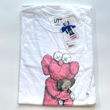 [ 미사용 미개봉 ] 유니클로 UT KAWS 카우스 콜라보 XL 화이트