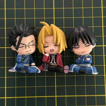어깨 쿵 Fig 가챠가챠 강철의 연금술사 미니 피규어 3체 세트