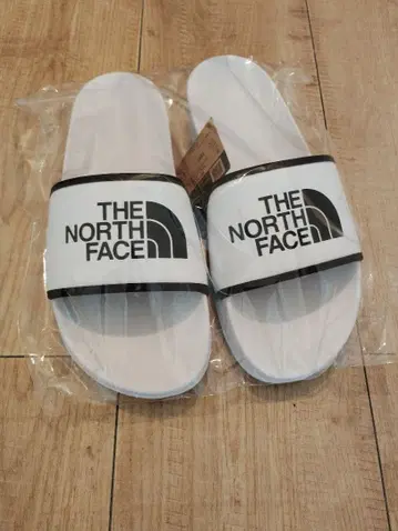 THE NORTH FACE Base Camp Slide III
