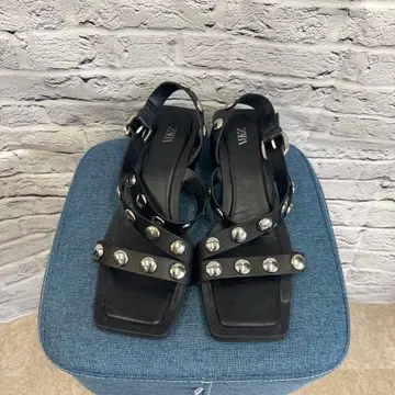 ZARA 스터드 장식 샌들 블랙 39(D-4)
