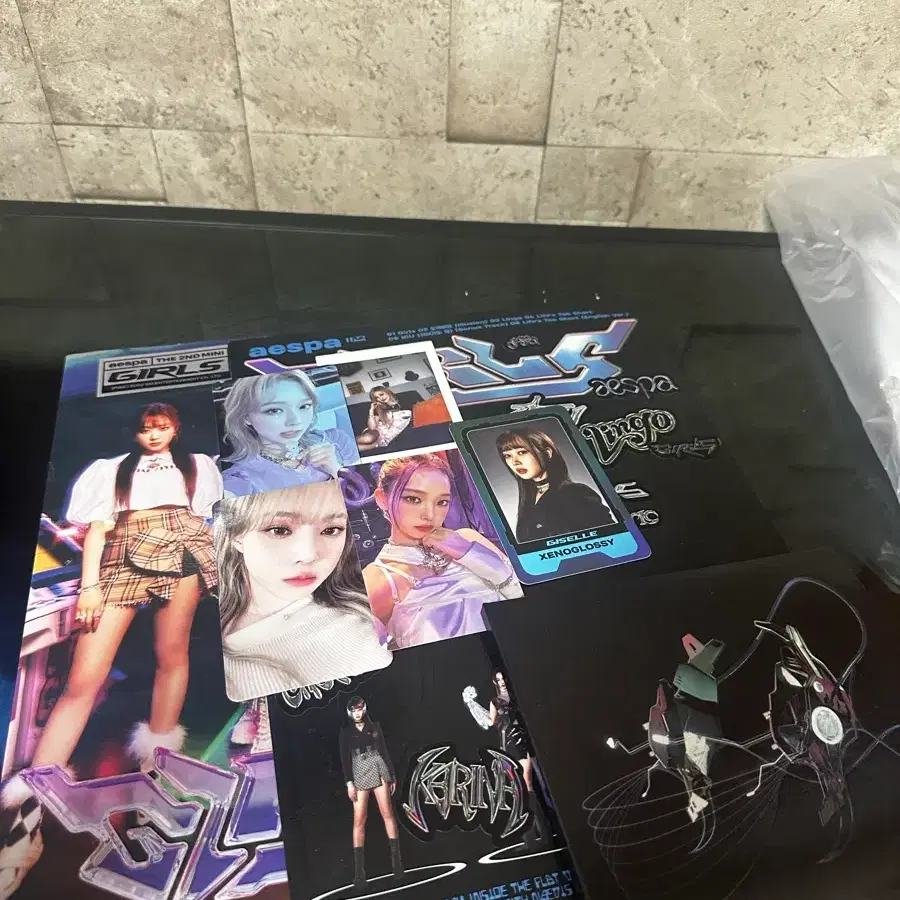 에스파 걸스 앨범, 윈터, 카리나, 지젤, 닝닝 포카 일괄 판매