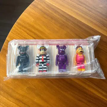 새상품 맥도날드 BE@RBRICK 고질라 베어브릭