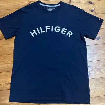 연휴 세일 TOMMY HILFIGER 로고 자수 T셔츠 네이비