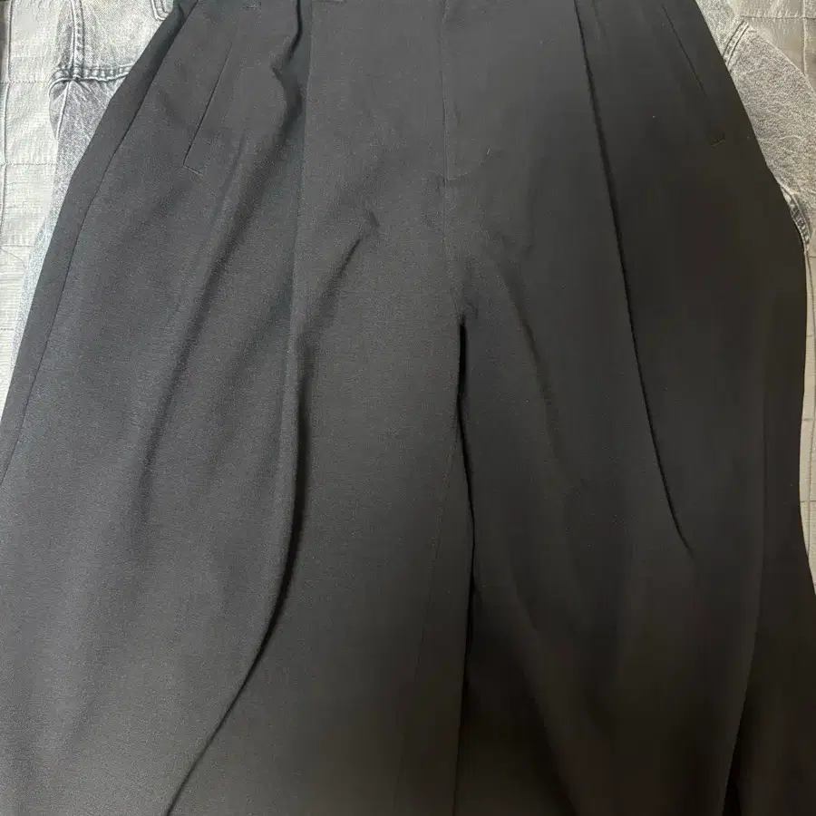 송지오 크롭 와이드 팬츠