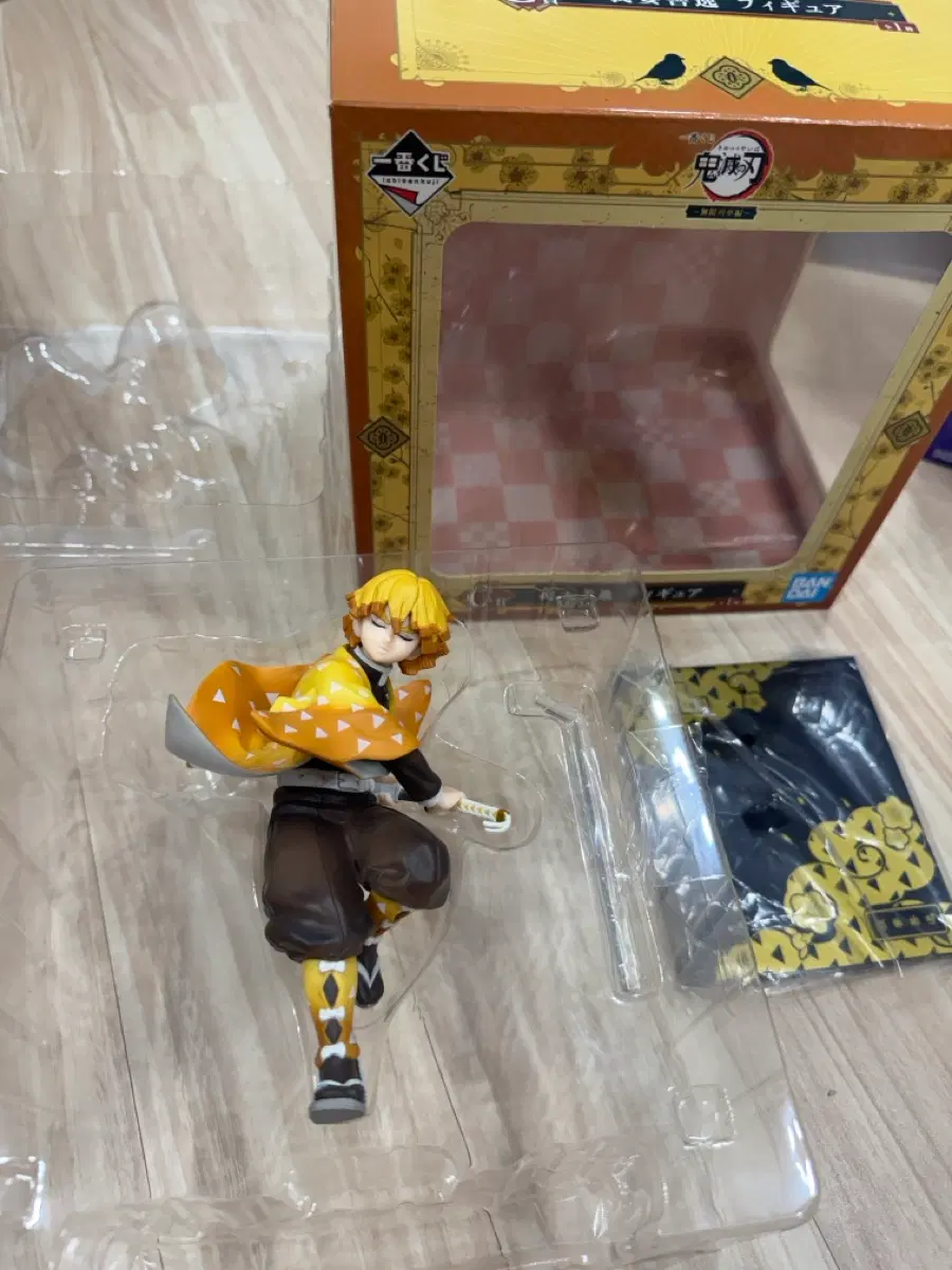 개봉 귀멸의 칼날 제일복권C상 젠이츠 피규어