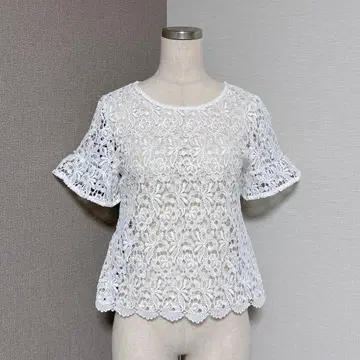 미슈마슈 레이스 플레어 슬리브 비쥬 부착 풀오버 화이트