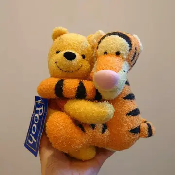 디즈니 곰돌이 푸 티거 봉제 인형 껴안기