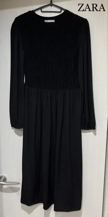 ZARA 프론트 셔링 미디 기장 원피스