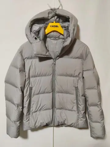 UNIQLO 여성용 다운 자켓 그레이 M 사이즈