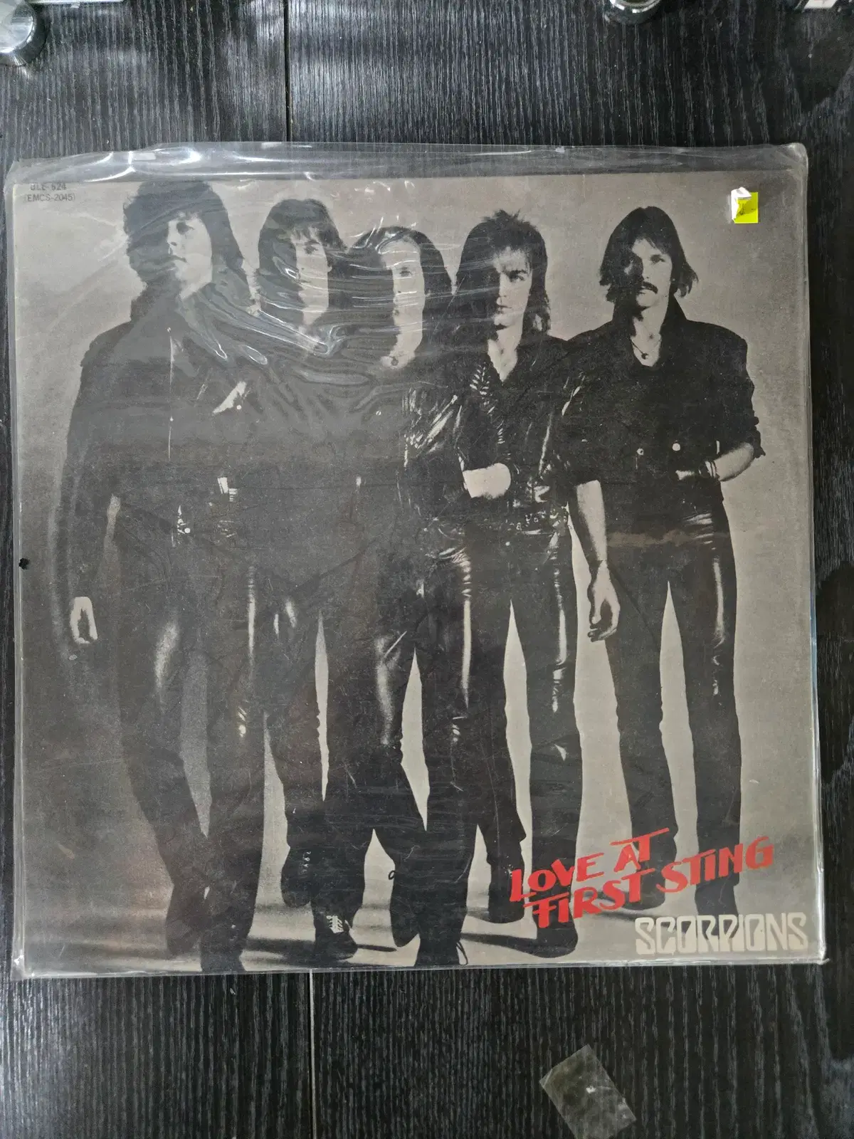 SCORPIONS (LOVE AT FIRST STING) LP / A급