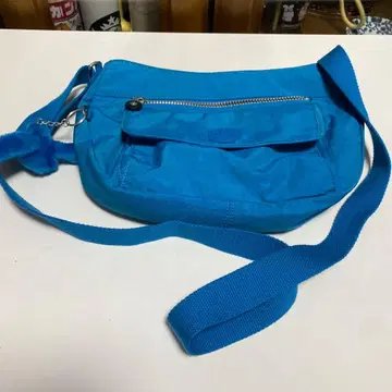 KIPLING 파란 나일론 숄더백