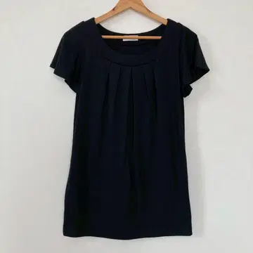 [애니시스] 플레어 소매 티셔츠 (M) 가슴 턱 깔끔한 블랙
