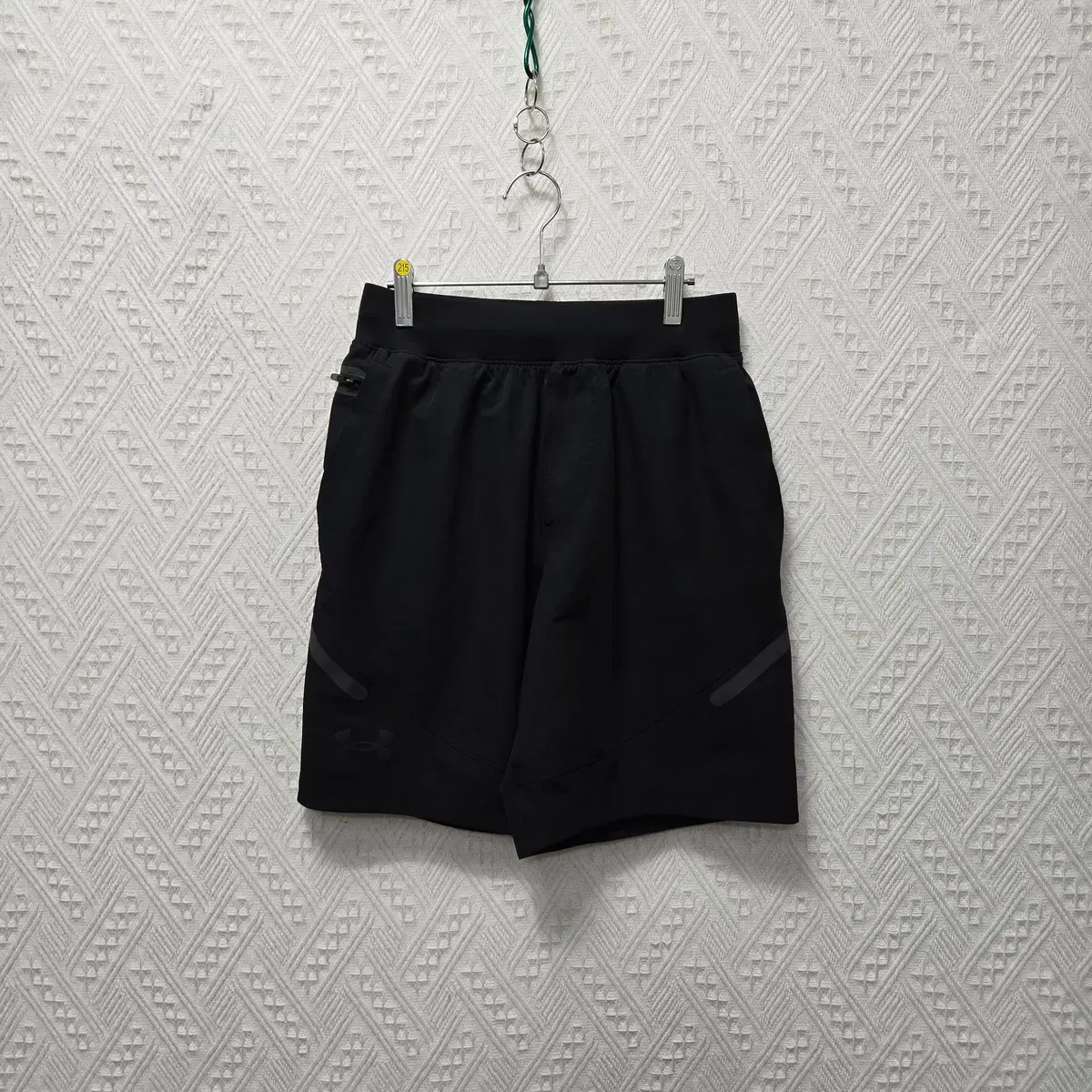 파215+ 언더아머 반바지 S