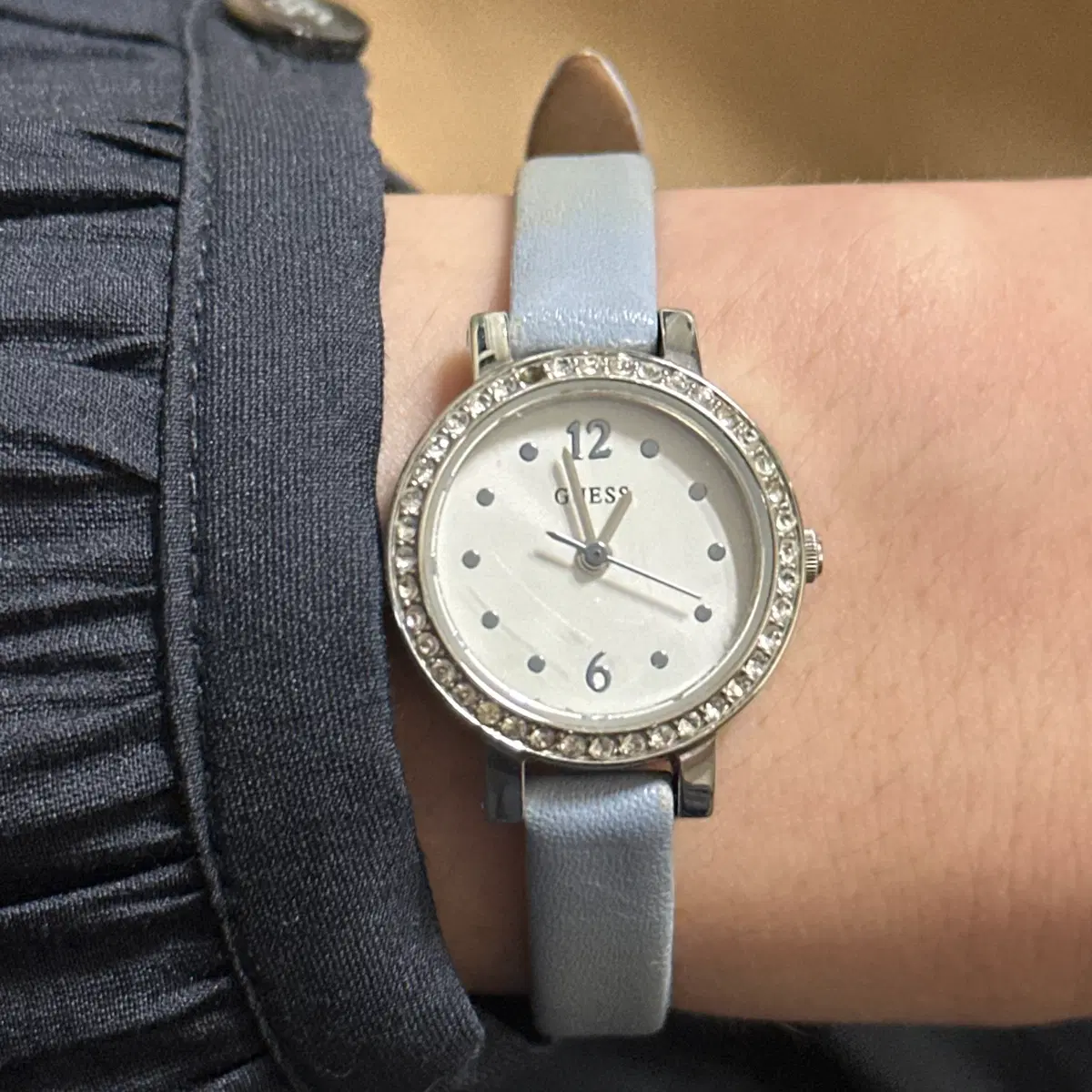 GUESS 게스 여성 시계 W0735L2