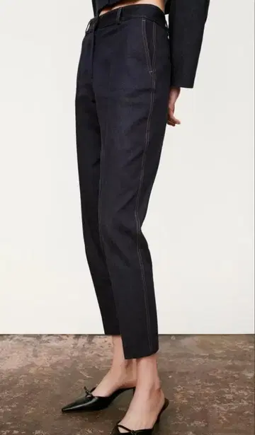 [ ZARA ] [ 새상품 ] 얇은 소재 데님 팬츠 XS 다크 인디고 여름용