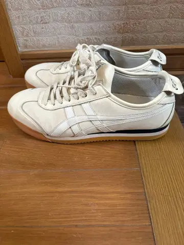 오니츠카타이거 스니커즈