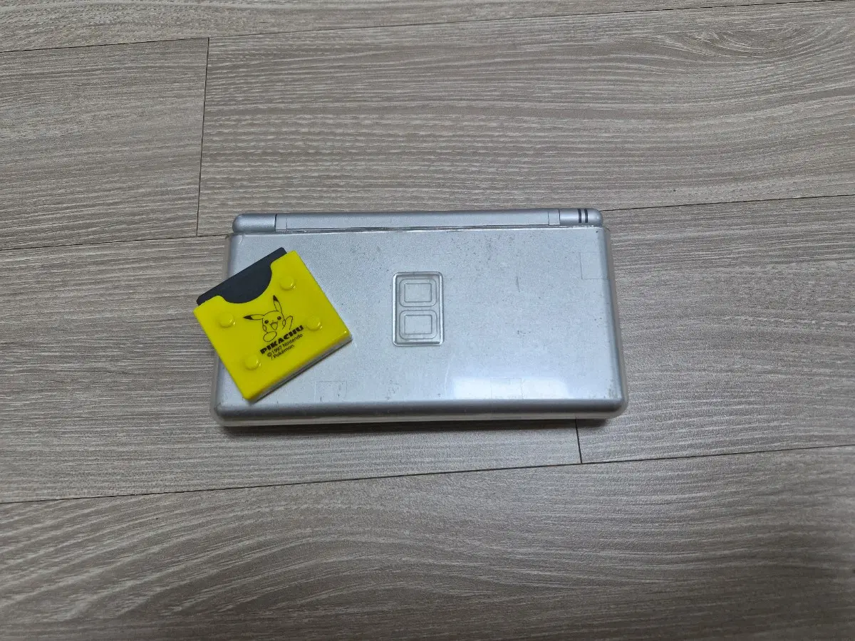 닌텐도 ds lite 실버 + 마리오카트 칩