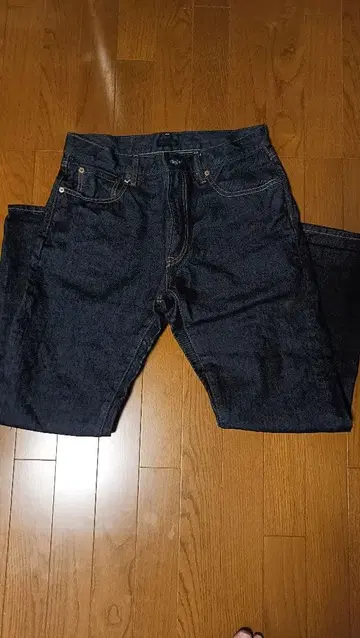 UNIQLO 유니클로 레귤러 스트레이트 셀비지 데님 팬츠