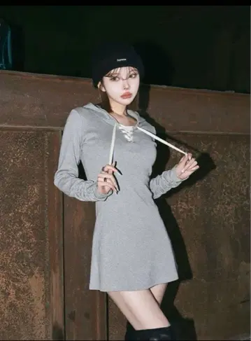 Darich 레이스업 컷 미니 원피스