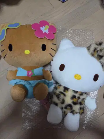 [택 포함 새상품] Hello Kitty 봉제 인형 2체 세트