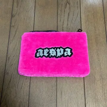 aespa 퍼 파우치 핑크