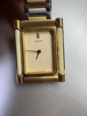 SEIKO 여성용 손목시계 1719-3030 본체