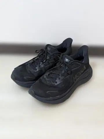 호카 클리프톤 10 러닝화