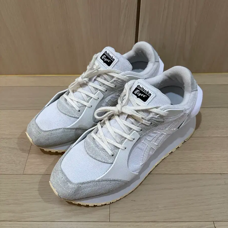 오니츠카타이거 모아지CO 화이트 270