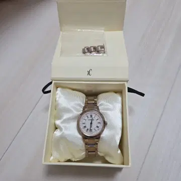 CITIZEN xC 사쿠라 핑크 손목시계