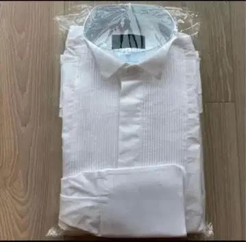 정가 2만 엔 윙카라 셔츠 하츠코엔도 플리츠 턱시도